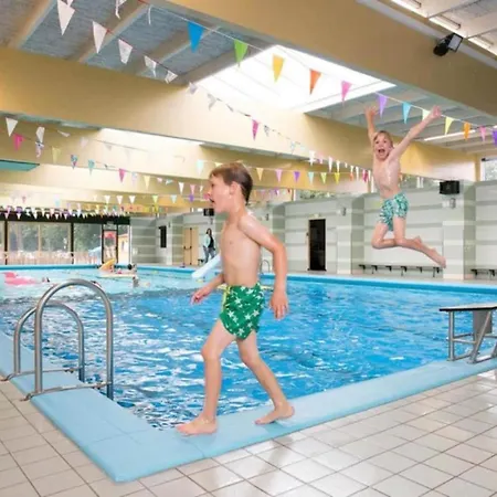 Wellness With Whirlpool And Sauna Holiday home Zevenhuizen (Zuidplas)