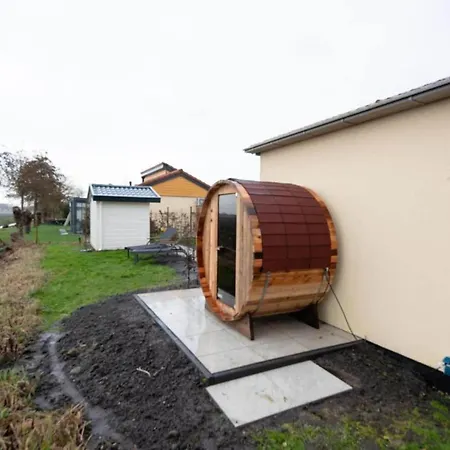 Wellness With Whirlpool And Sauna *
